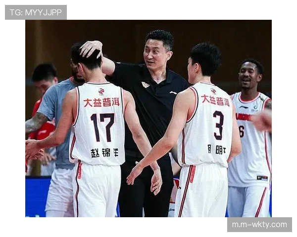 陶汉林4+8山东内线受阻 面对徐昕防守完全被限制 陶汉林4+8山东内线受阻 面对徐昕防守完全被限制